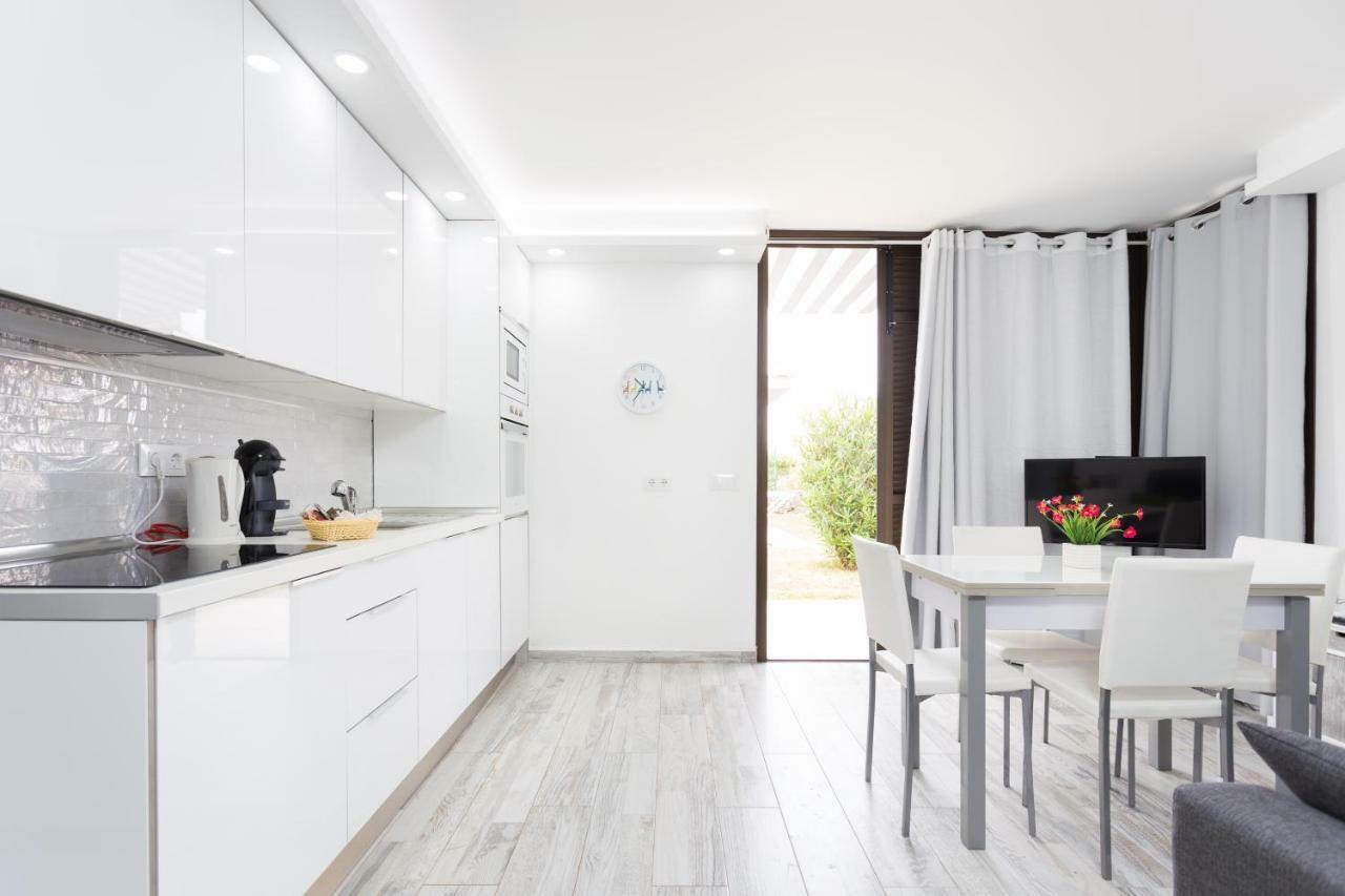 241 Quiet Bungalow With Terrace And Barbecue プラヤ・デ・ラス・アメリカス エクステリア 写真